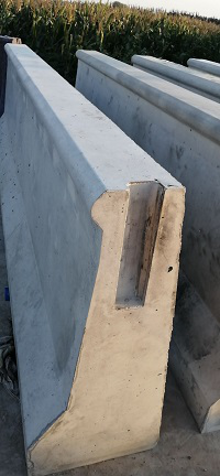 4噸重防撞墻--河北東圣吊索具制造有限公司--石材夾具