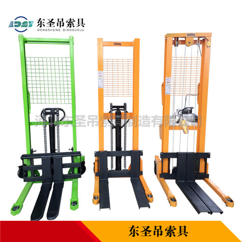 小型手动堆高车哪些因素决定其质量优劣？