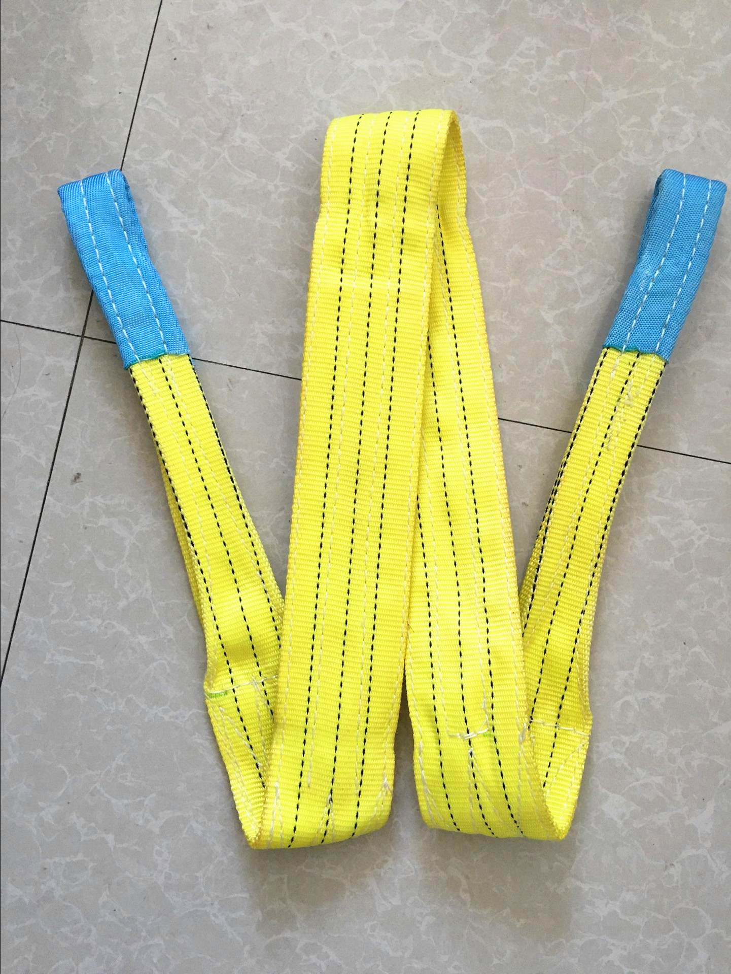 彩色吊装带吊装圆柱形零件